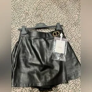 Dior SHORT Skirt 関税込 ディオールの s_wp_641f9bb3eb7e7a6e0854a0a4.webp